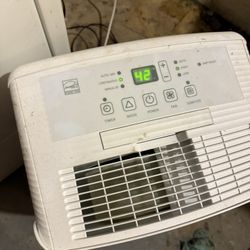 Dehumidifier 