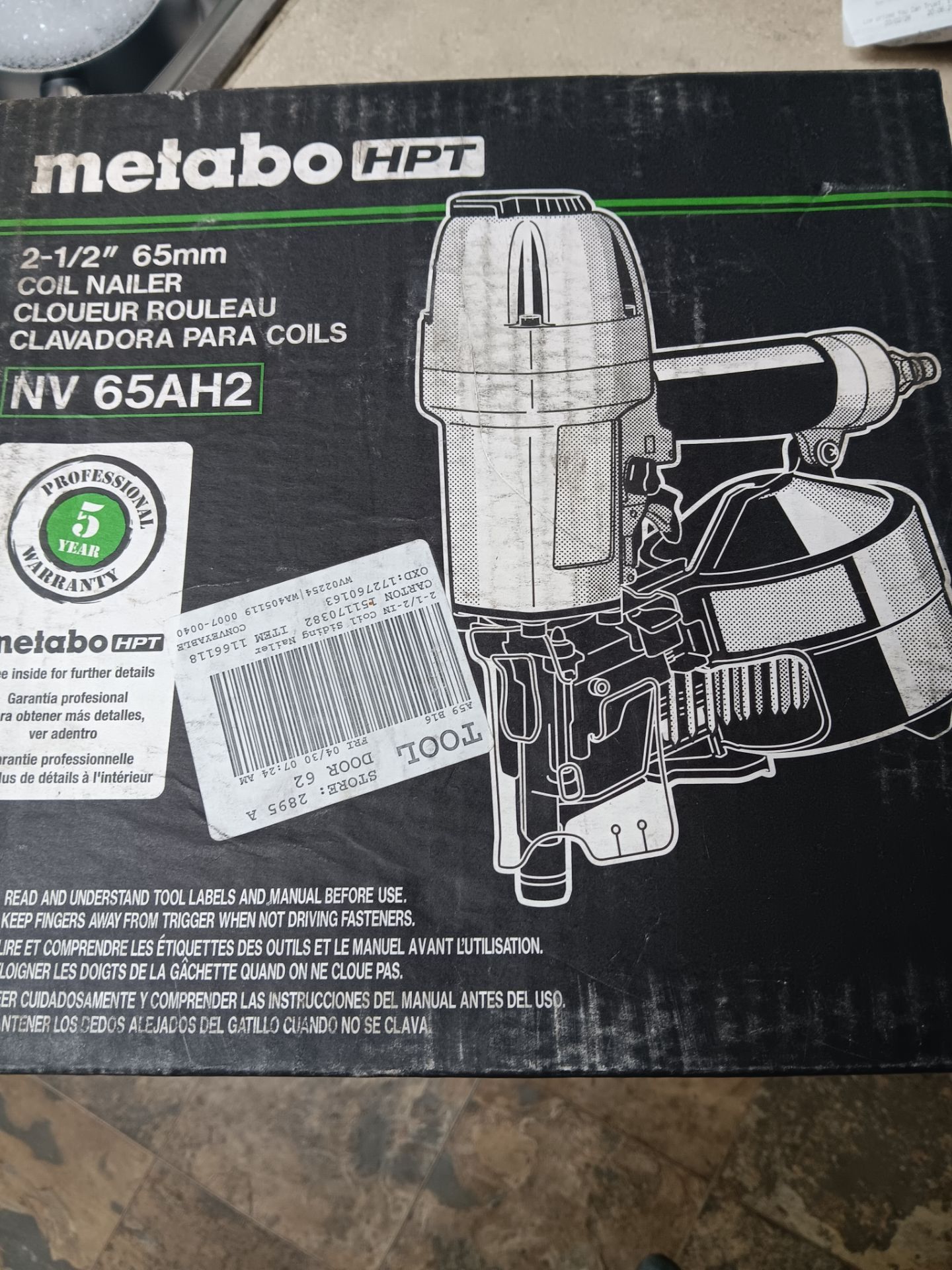 metabo 2-1/2 in siding coil nail gun brand new in box with metabo 2" box of nails brand new
