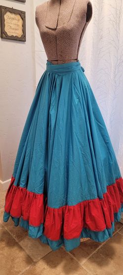 Falda De Folklorico De Doble Vuelo Talla Puede Ser S-M-L