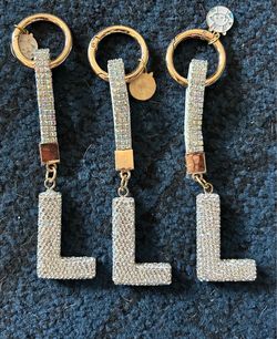 Sparkly keychains (Letter L)WHITE BLUE