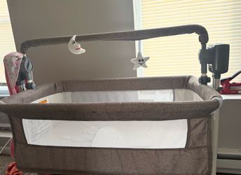Rocking bassinet