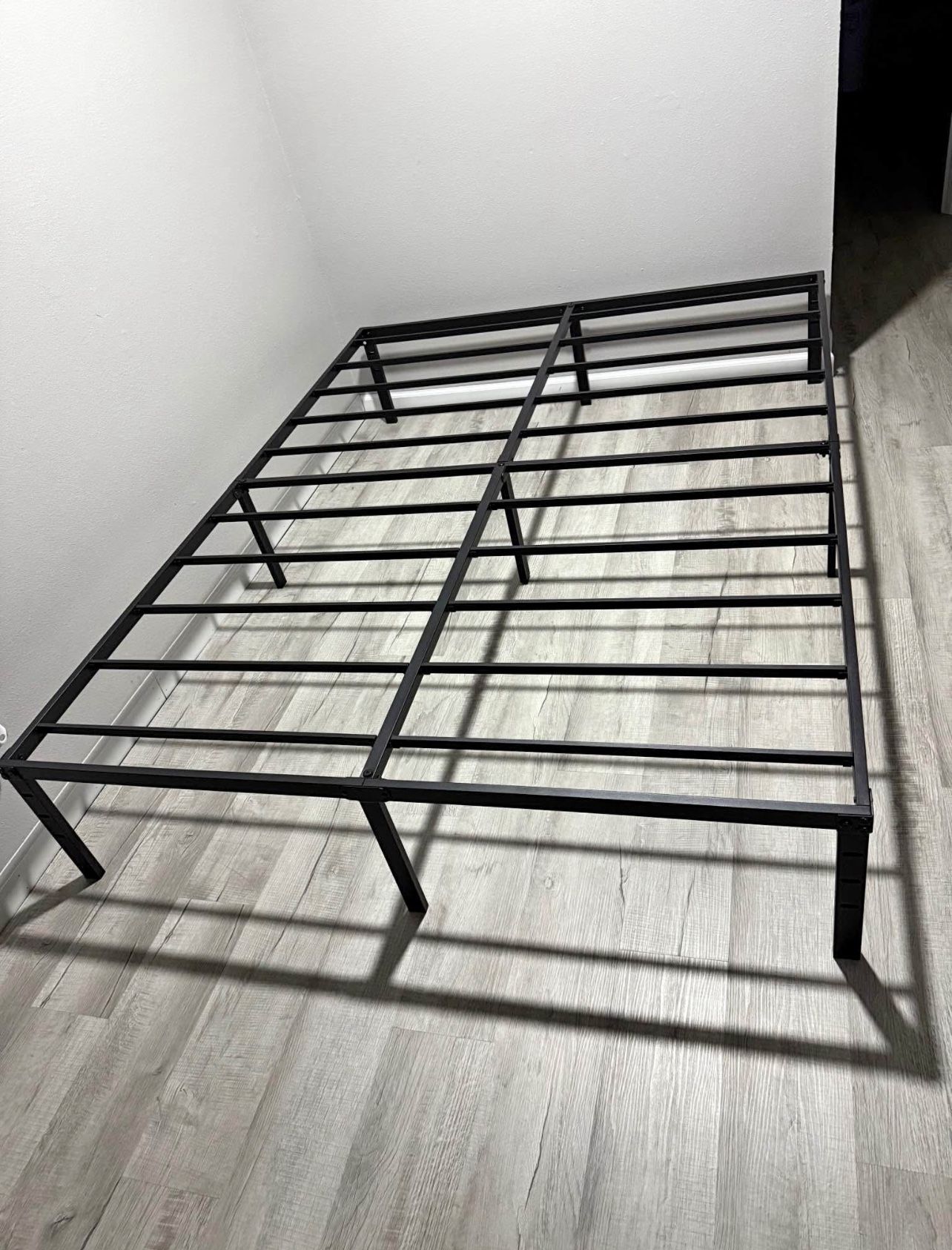 Metal Bed Frame (KING)