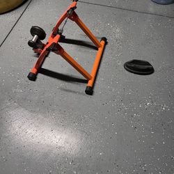 Conquer Bike Stand 