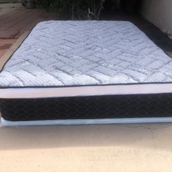 Queen Pillow Top Mattress
