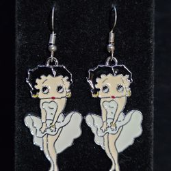 New Bettyboop Earrings In A White Dress