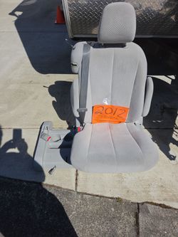 Toyota sienna middle seat 2012