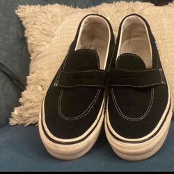 Vans Unique Like New Size 9.5