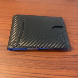 Minimalist Wallet - Pristine Condition!