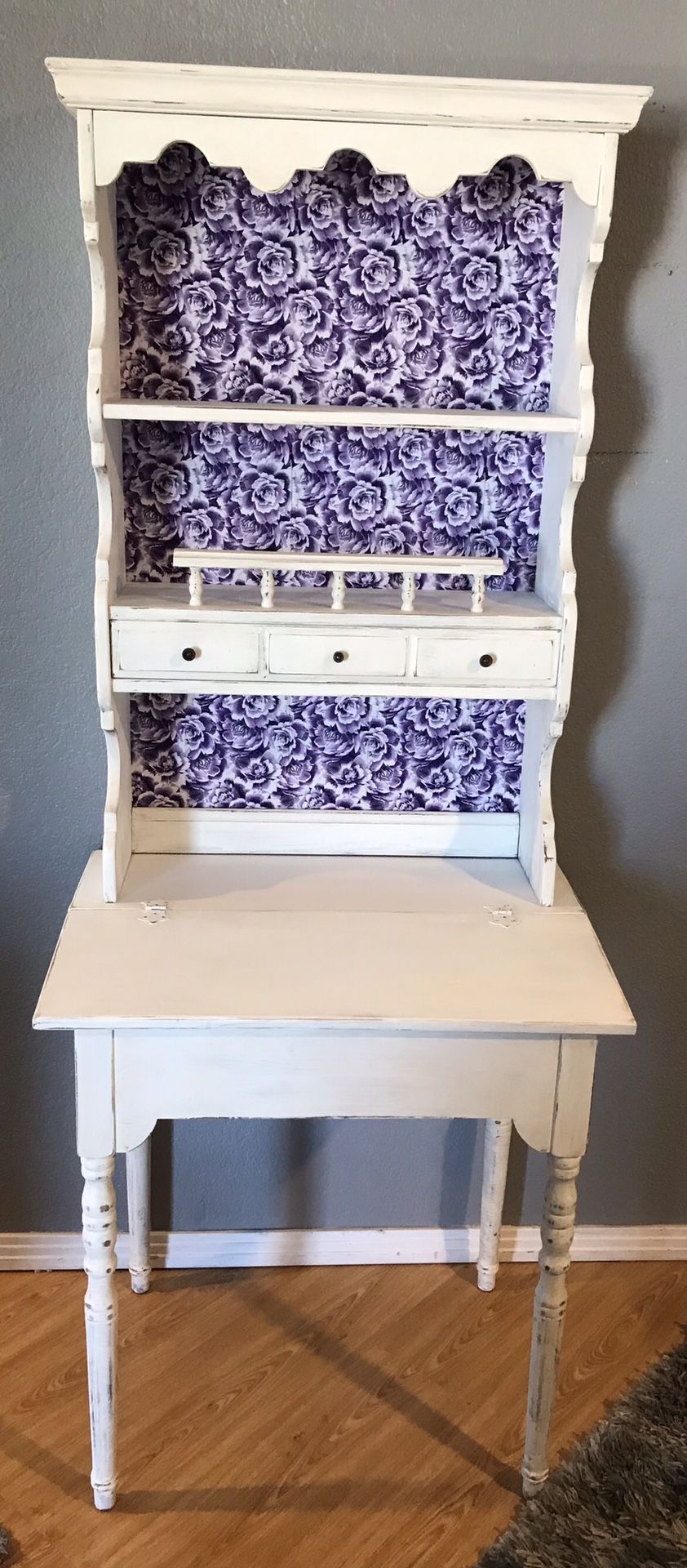 Vintage shabby chic desk With Hutch-price firm