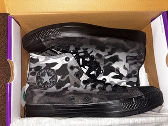 Converse camouflage high tops nwot