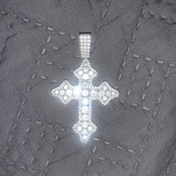 GLD CROSS PENDANT Best Offer Takes It 