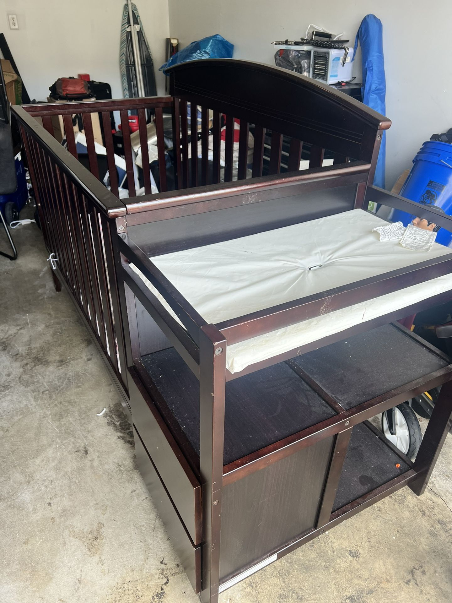 Baby Crib With Changing Table