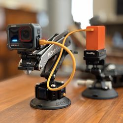 Insta360 AcePro2 w/ Adventure Grip Bundle + MoveMax package