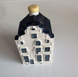 Blue Delft’s Bols House made for KLM  