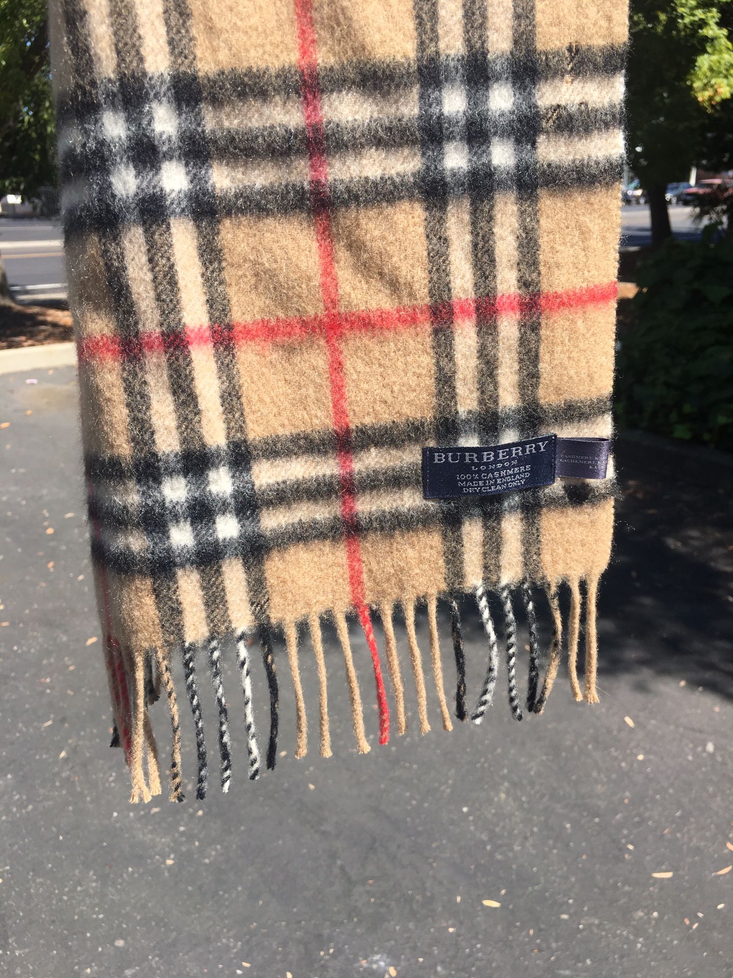 Burberry Scarf GENUINE Typically 400$