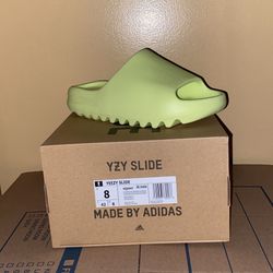 Yeezy Slide Glow (restock)  Size 8 