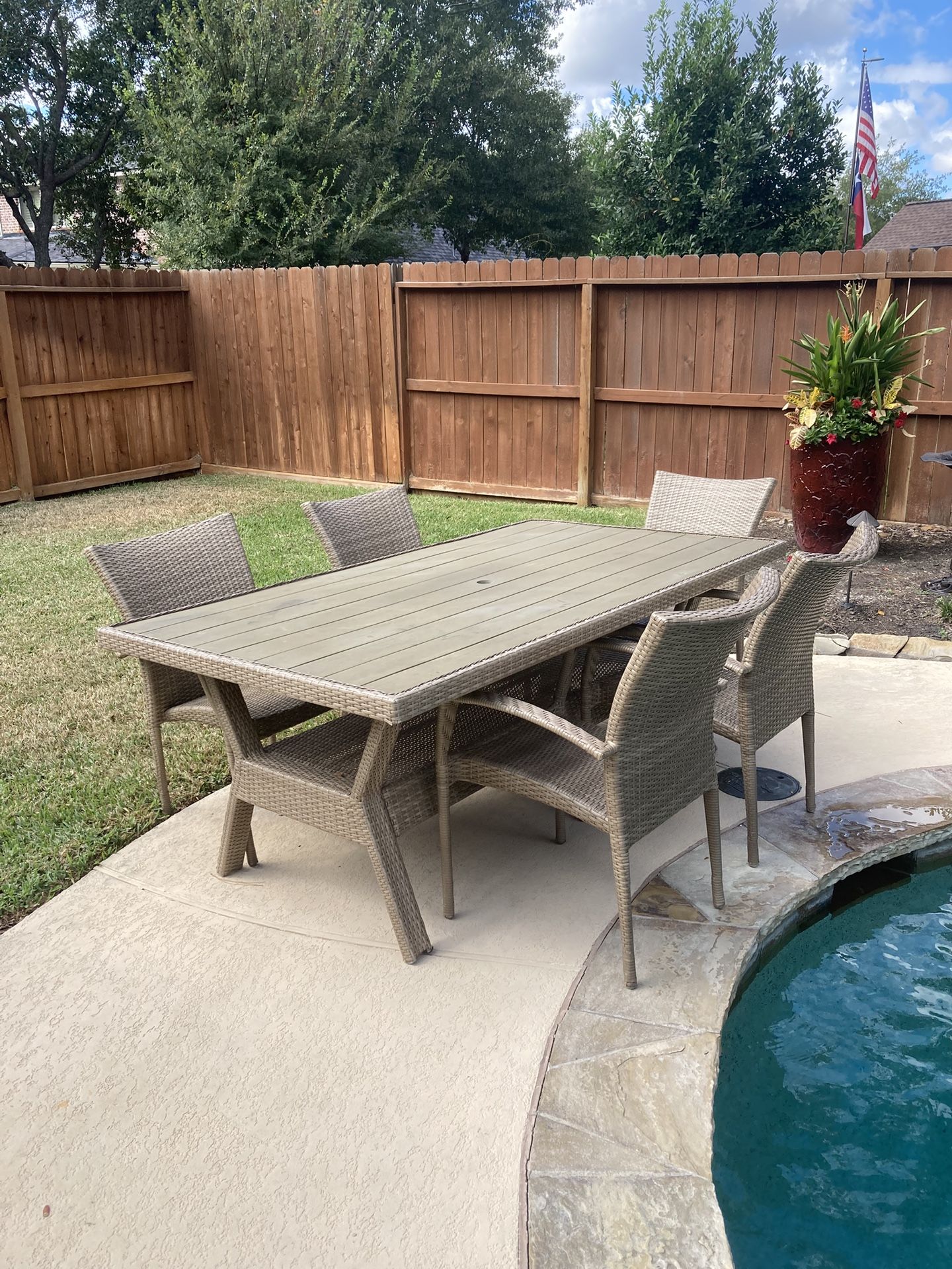 Outdoor Patio Table With Chairs