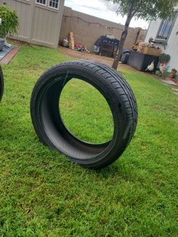 225/40/18 ROADHUGGER GTZ TIRE