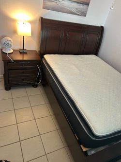 Queen bedroom set