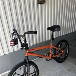 Mongoose Legion Kids Freestyle Sidewalk BMX Bike, Beginner Riders, Boys and G...
