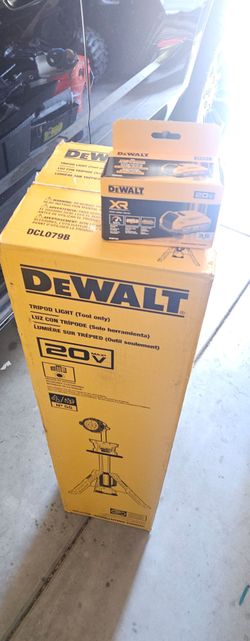 Brand new Dewalt tripod led light and brand new battery