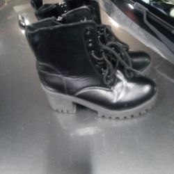 Cute Women's Shoes New Size 6 