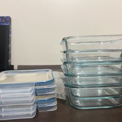 5 Pyrex Tupperware 