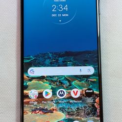 LIKE NEW MOTOROLA ONE 5G 128GB  VERIZON CELL PHONE