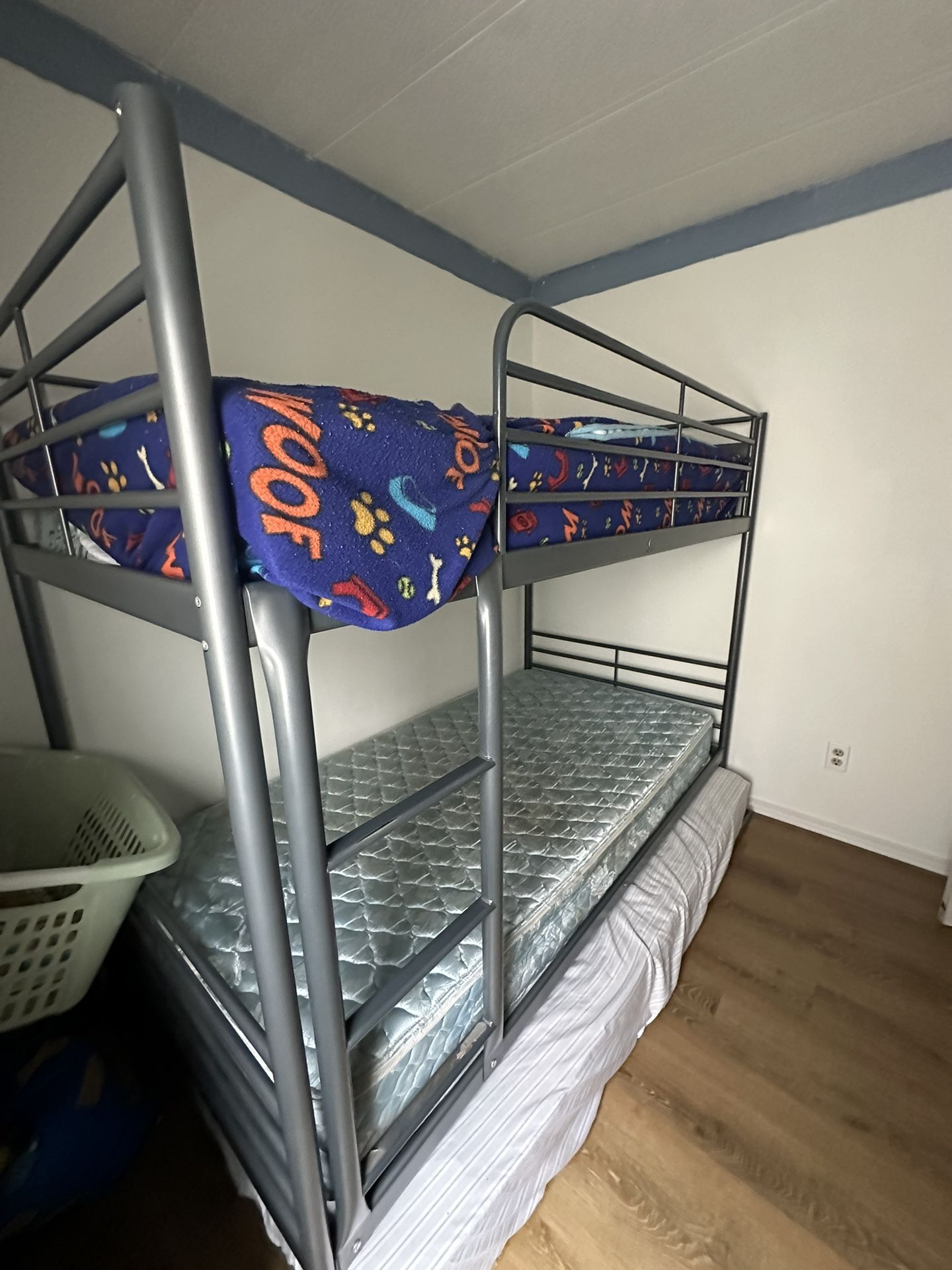 Bunk Bed 