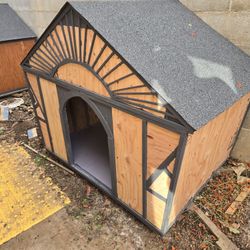 Large Dog House ( CORONA)