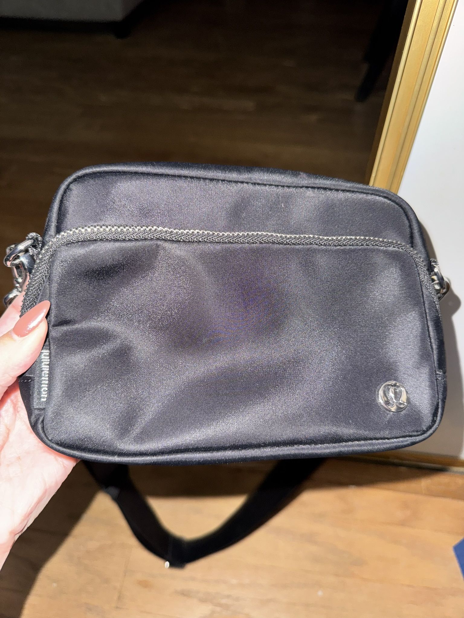 Lululemon Crossbody 2L Bag