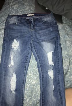 Ripped skinny jeans