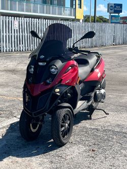 Piaggio MP3 500