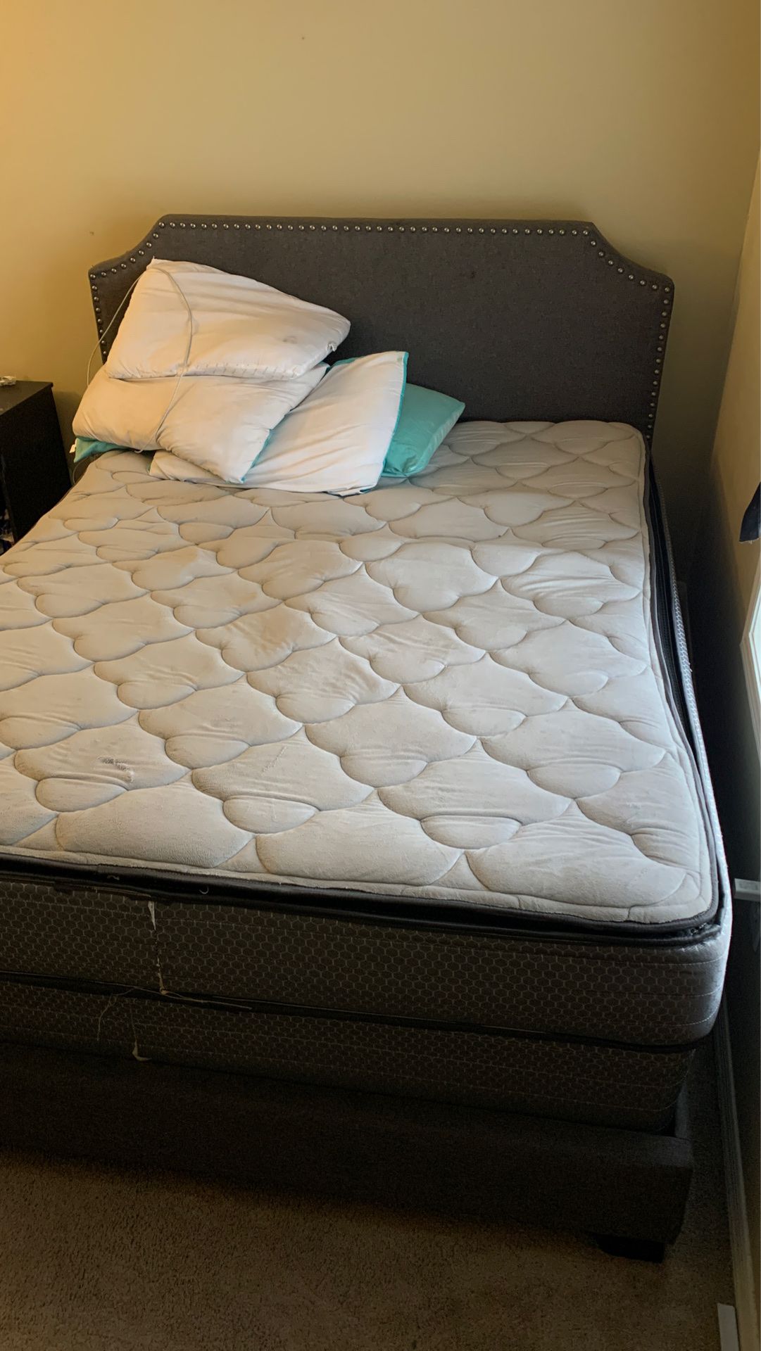 queen sleigh bed frame (matress not included)