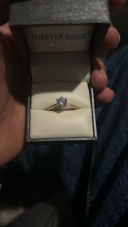 Clear Sparkling Crown Solitaire Ring (Used)