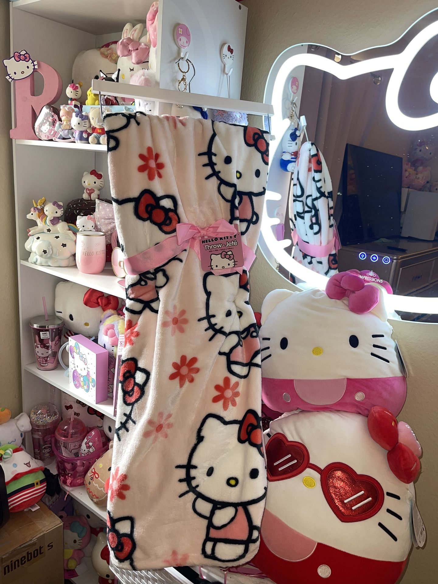 New Hello Kitty Throw