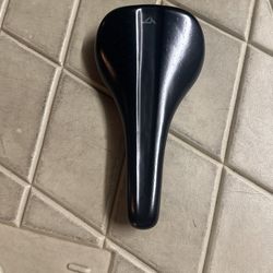 YT Mtb Saddle