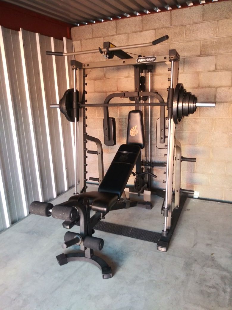 Nautilus NT SM1 Smith machine with pec deck for Sale in Hemet, CA - OfferUp