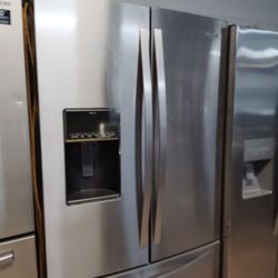 Whirlpool Refrigerator Works Great.