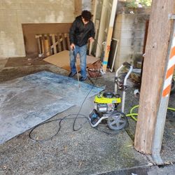 Pressure Washer Clean Gutter 