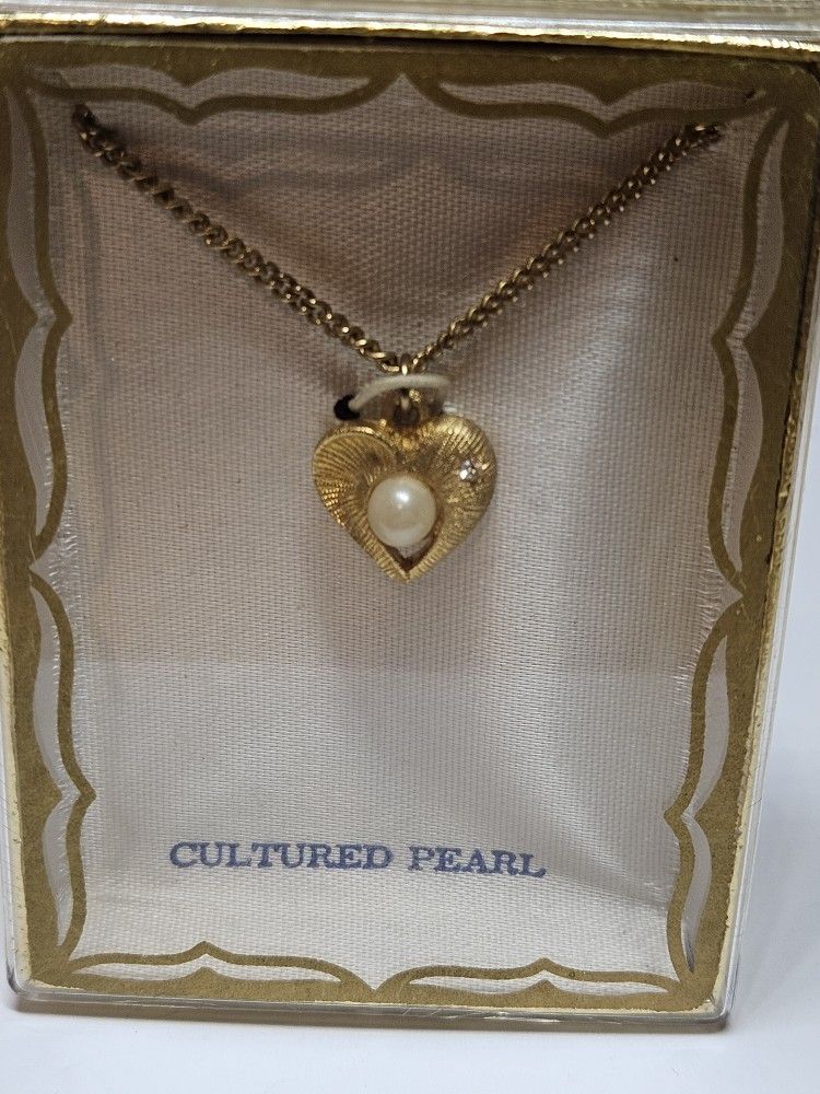 Gold Toned Heart Pendant Chain Necklace With Cultured Pearl & Diamond Rhinestone