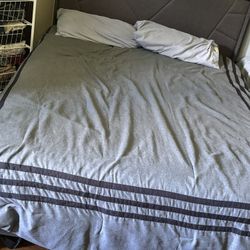 Bed Frame And Queen Size Mattress 