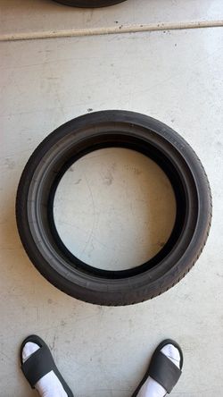 Pirelli P Zero Run Flat 225/40/19 excellent condition
