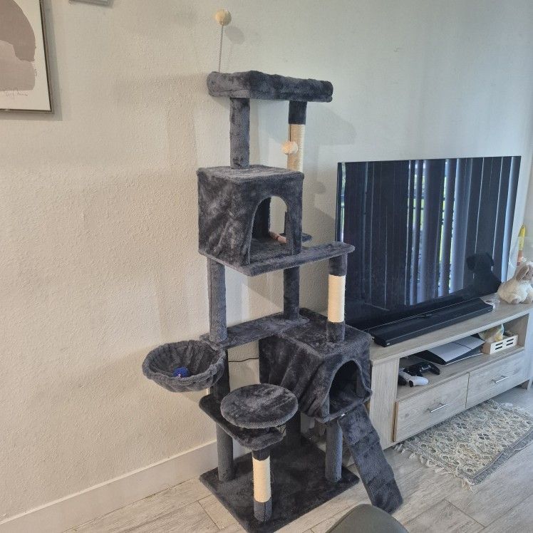 Cat Play House Never Used