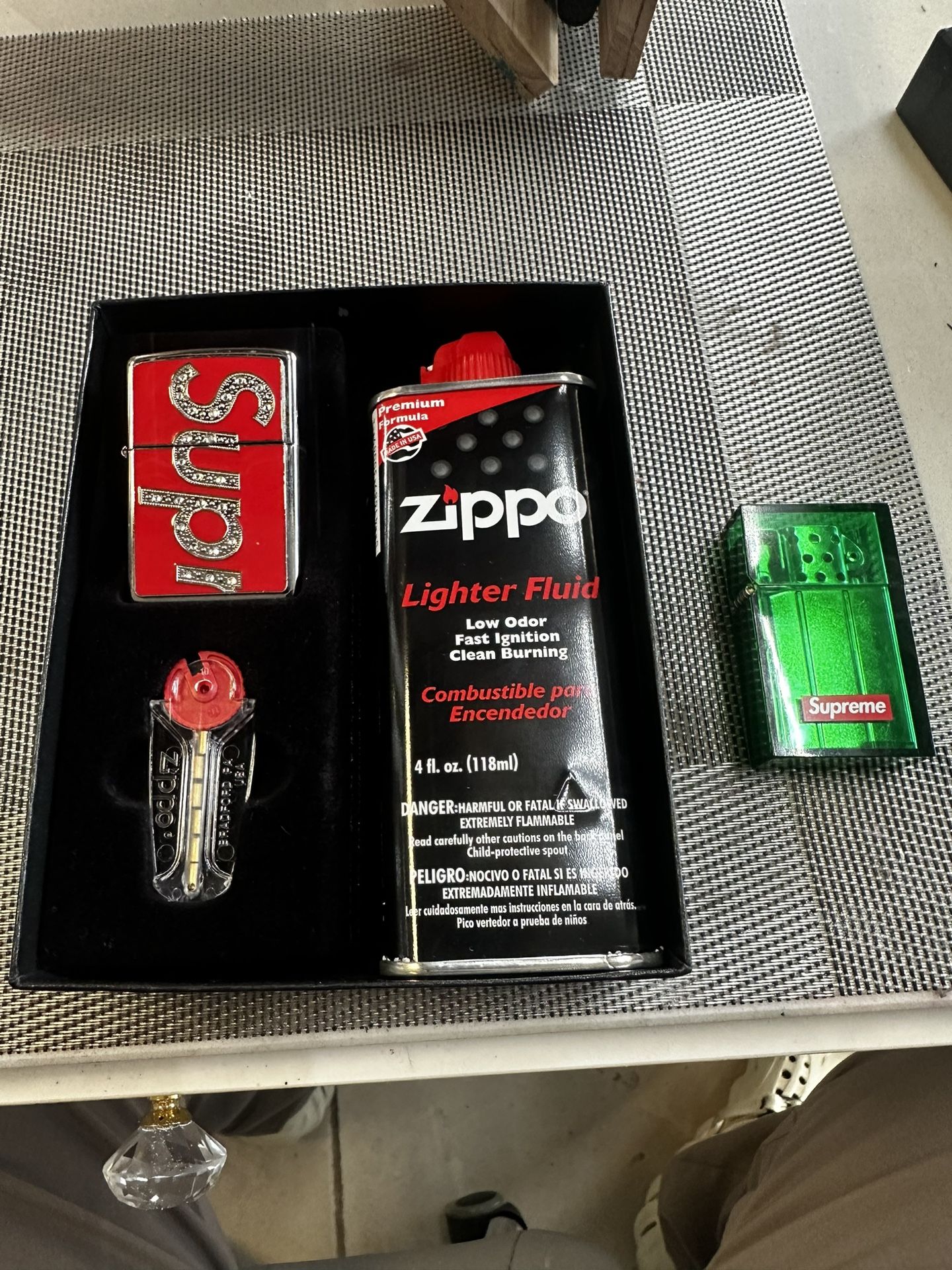 supreme zippo 