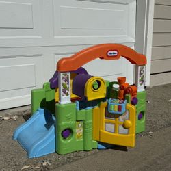 Little Tikes Indoor/Outdoor Toddler House