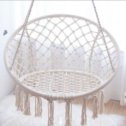 Swing chair with hanging hardware