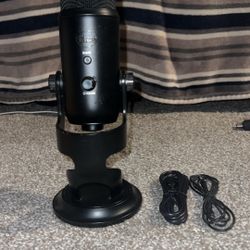 Blue Yeti Microphone (Black)