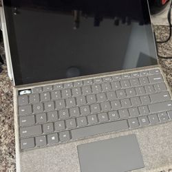 Surface Pro 4 256 GB W Alcantara Keyboard Cover, USB 3.0 Hub