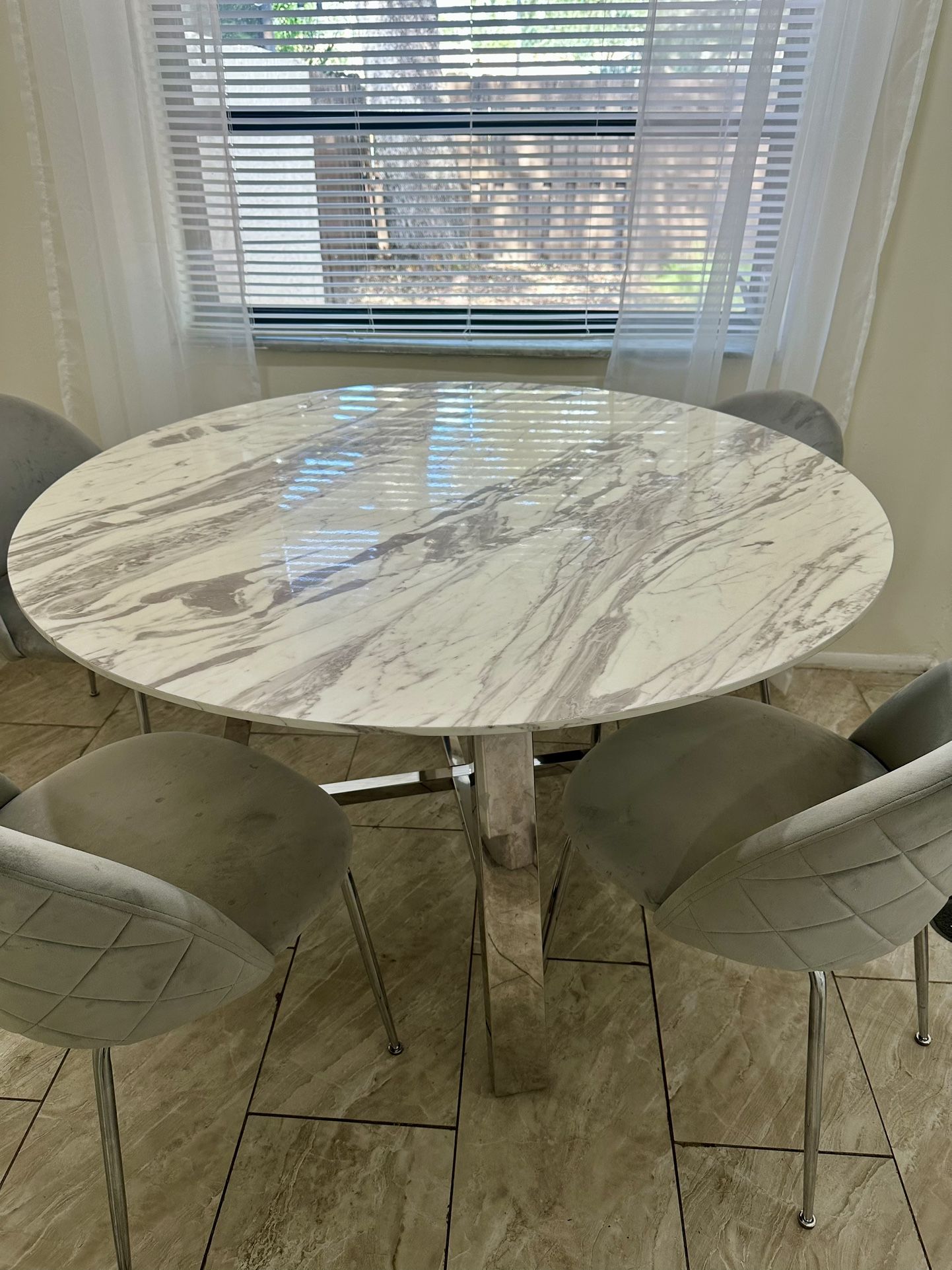 Dining Table With Chairs 